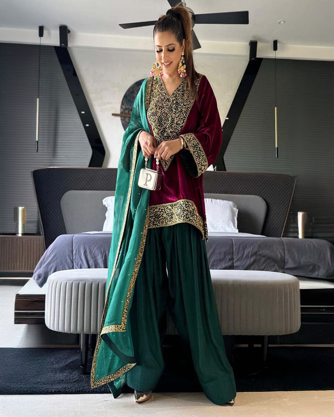Makhmali Nazakat Suit