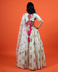 Gulabi Nazakat