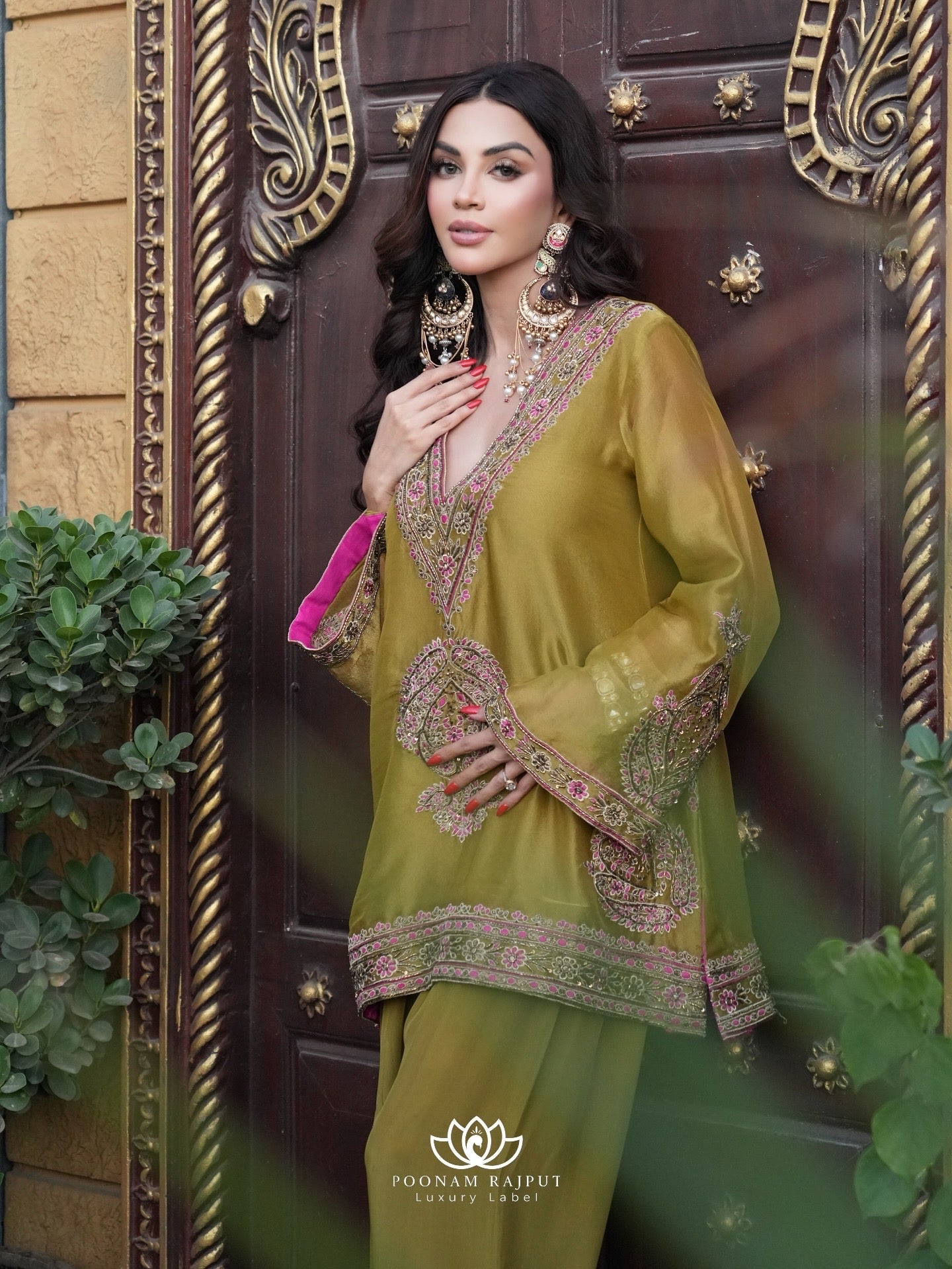 Heena Farshi Suit Set