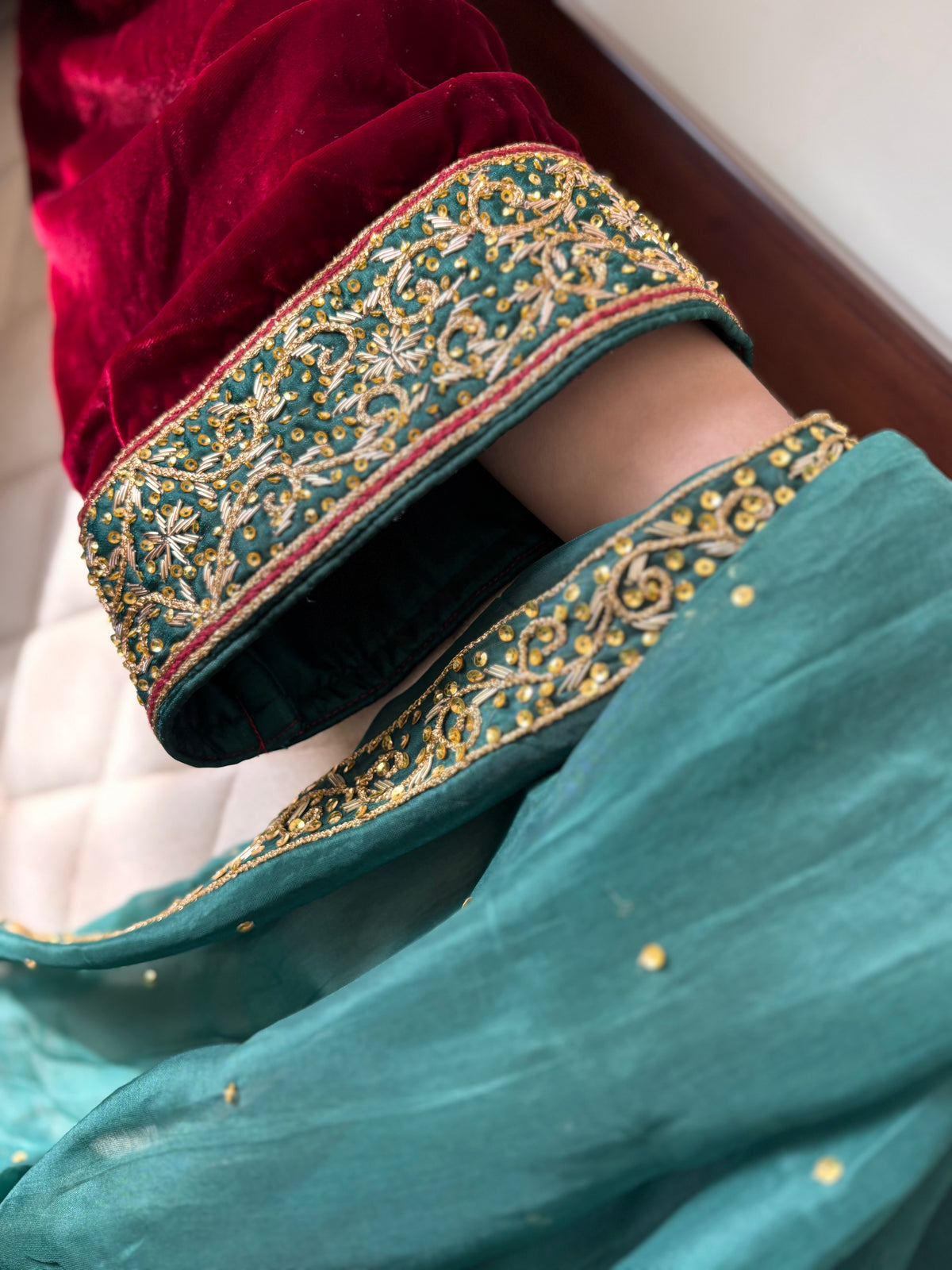 Makhmali Nazakat Suit