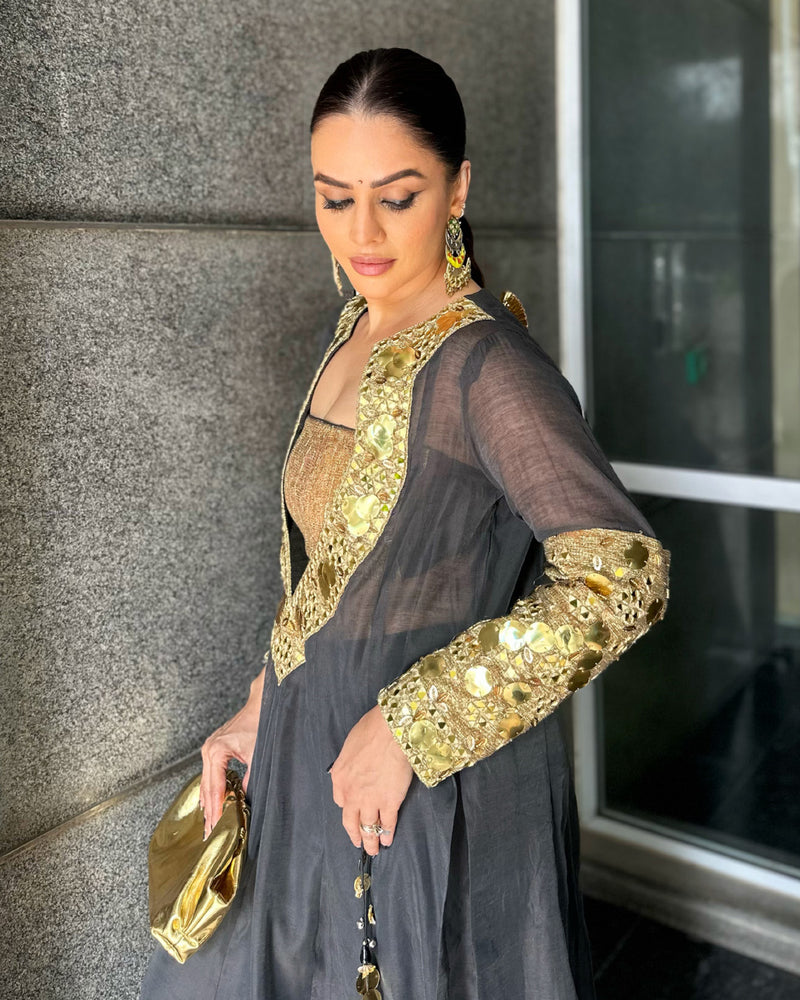 Safa in Black