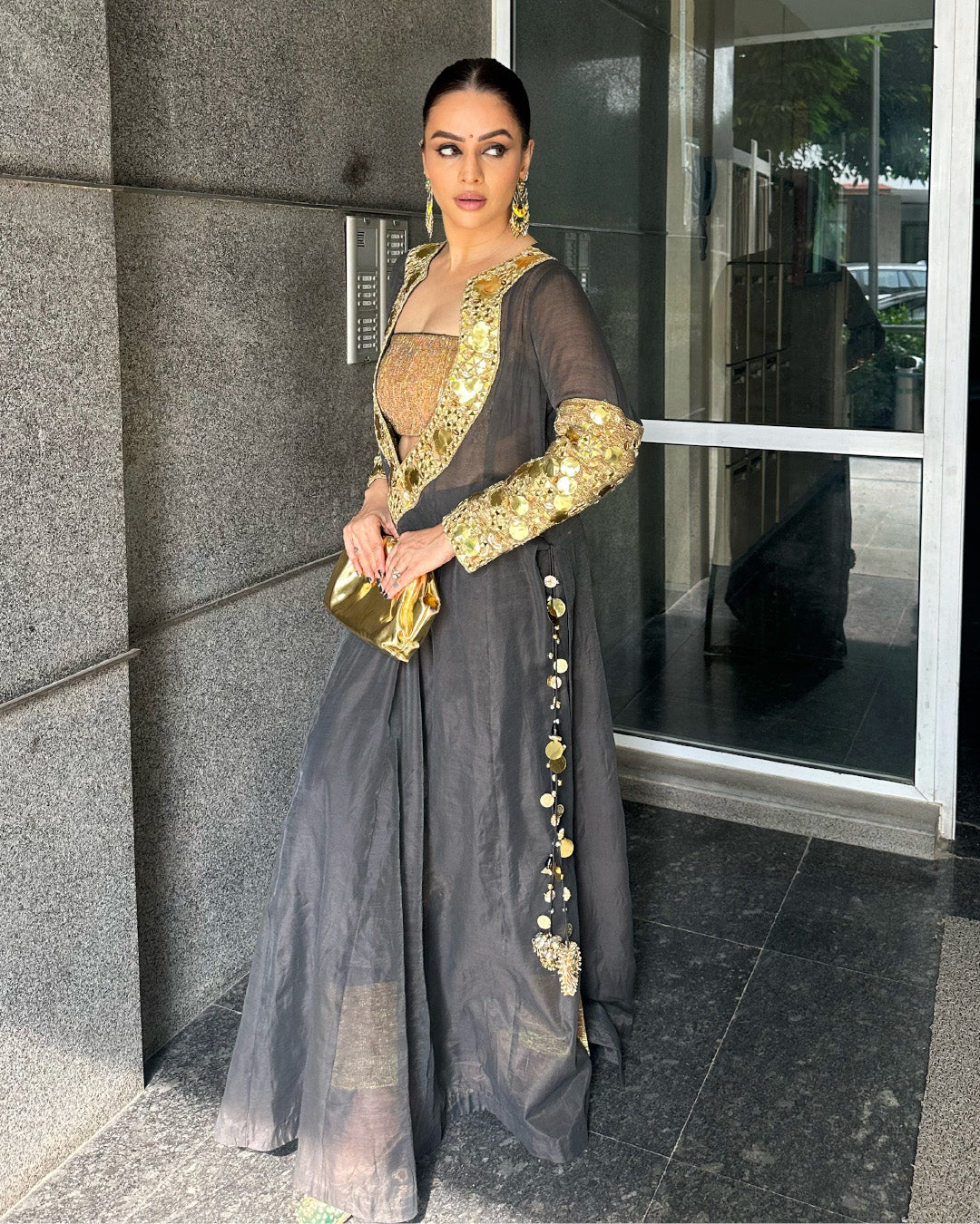 Safa in Black